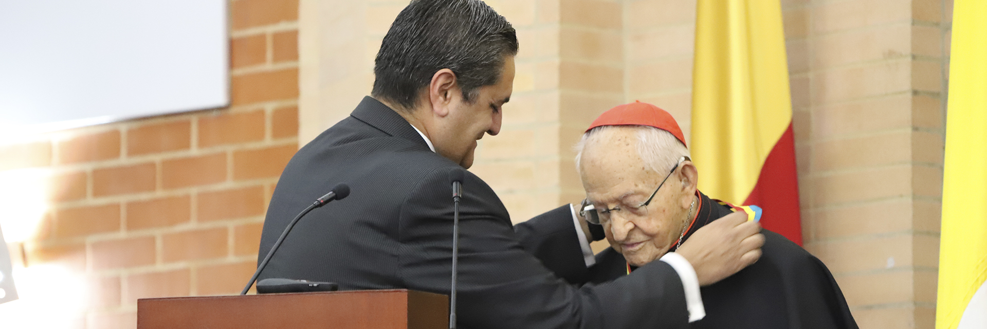 Cardenal Pimiento, miembro honorario de la Academia Patriótica Antonio Nariño