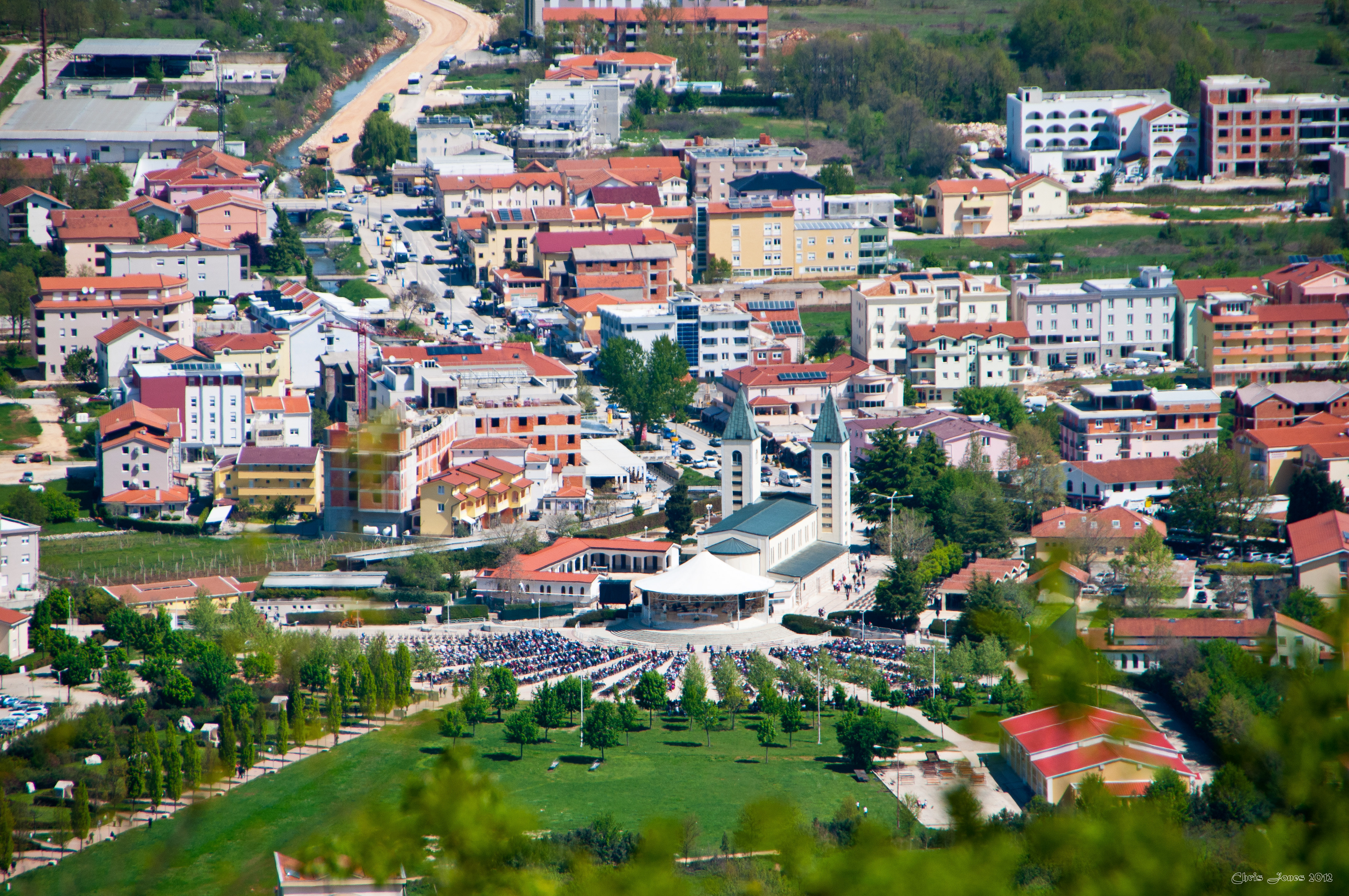 Hace treinta y siete años la Reina de la Paz vino a Medjugorje