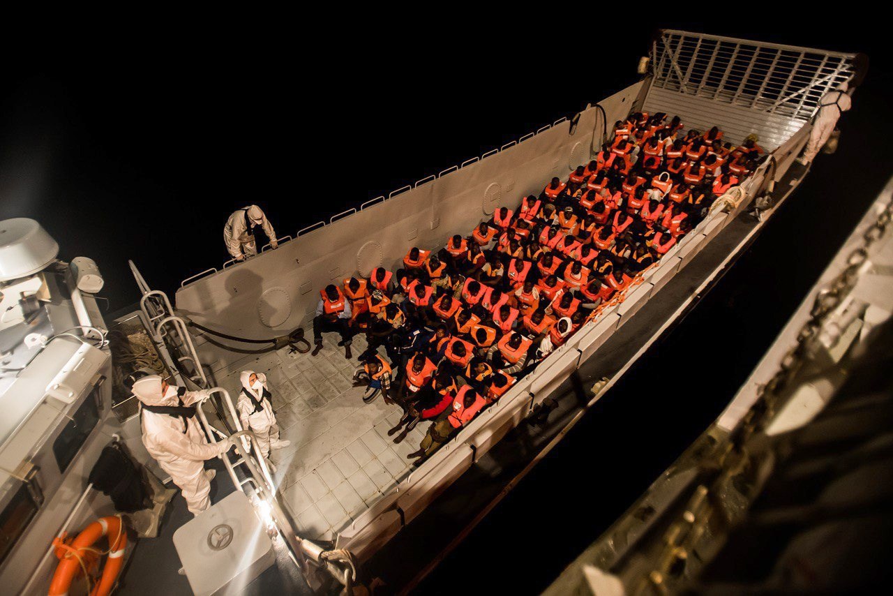 El gobierno de España acoge el barco Aquarius con más de 600 inmigrantes