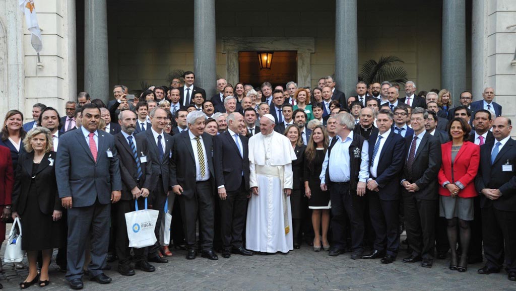 El Papa siembra palabras de esperanza entre los jueces: “Sean libres de las telarañas de la corrupción”