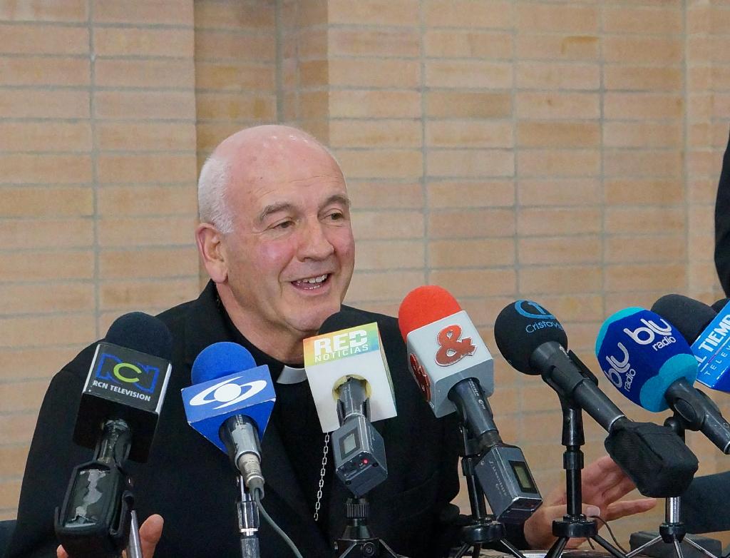 La Iglesia pide a las FARC que mantengan su decisión de lograr la paz