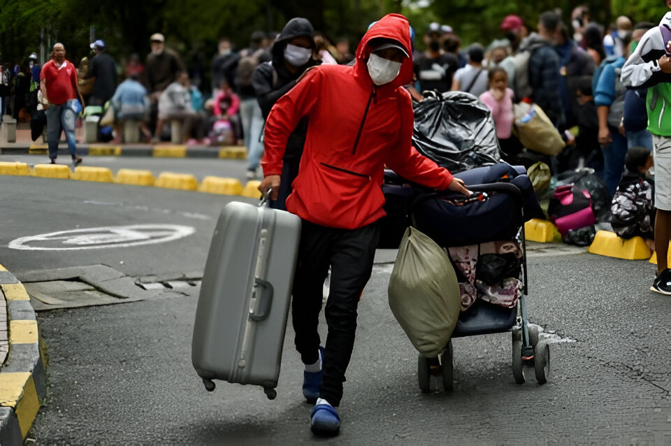 La Iglesia católica en Colombia se prepara ante una posible migración venezolana.