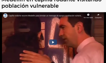 Sacerdote recorre las calles de Medellín en capilla rodante visitando población vulnerable