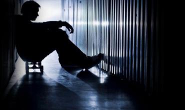 El Vídeo del Papa: rezar por las personas bajo influencia de las adicciones