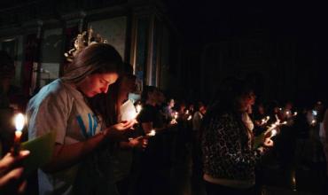 Iglesia en Colombia promueve Vía Lucis Juvenil